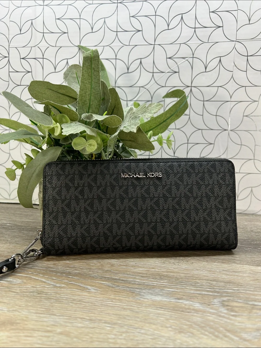 NWOT Michael Kors Black Logo Zip-Around Wristlet Wallet